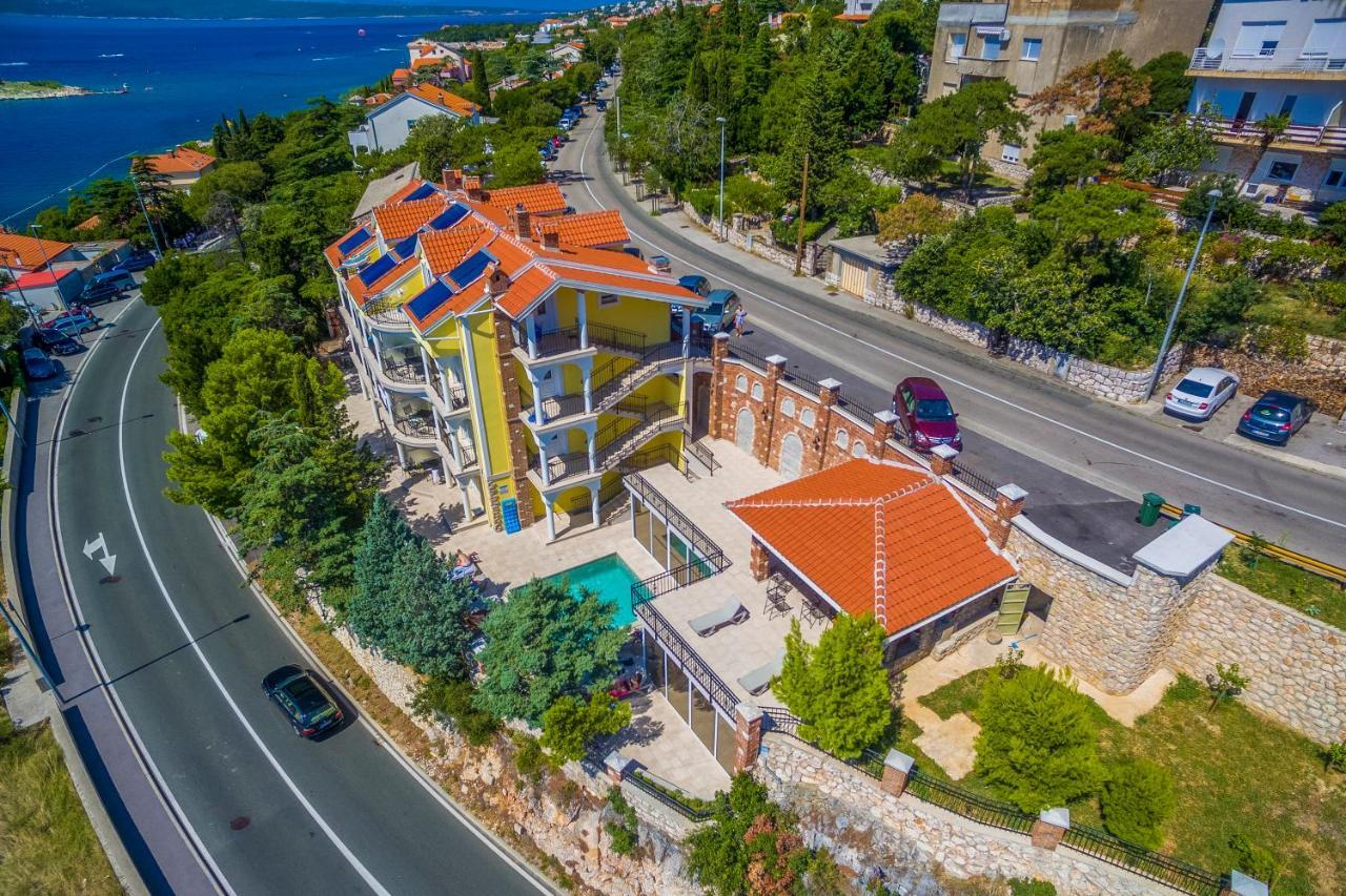 Palace Paulina Residence Novi Vinodolski Bagian luar foto